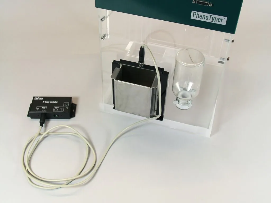 Mouse feeding monitor on PhenoTyper