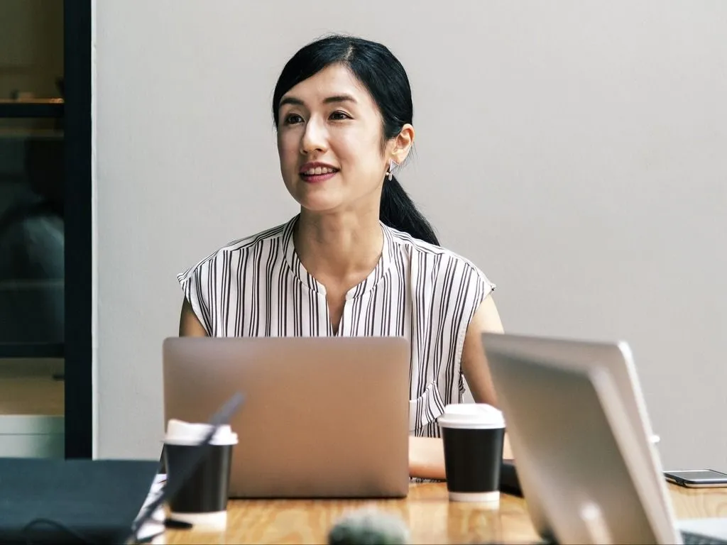 Woman in business setting working with FaceReader